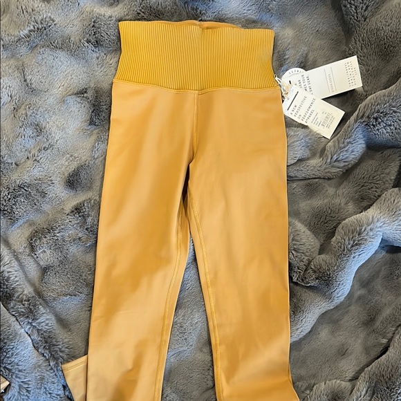 NWT Vuori Ribbed Studio Legging - Picture 2 of 7